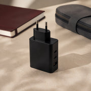 Samsung 65W PD Power Adapter Trio - Lifestyle kullanım görseli