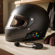 Y60 / Y70 Kask Bluetooth Kulaklığı (Venandin Elixion etiketli OEM) - Lifestyle kullanım görseli