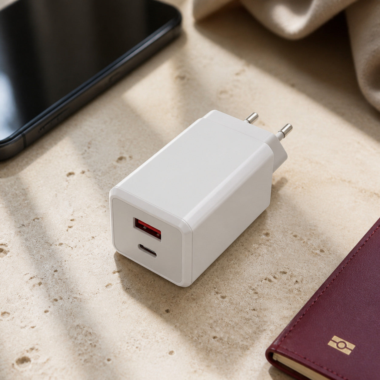 Zore Always-02 45W GaN USB-C + USB-A Şarj Adaptörü - Lifestyle kullanım görseli