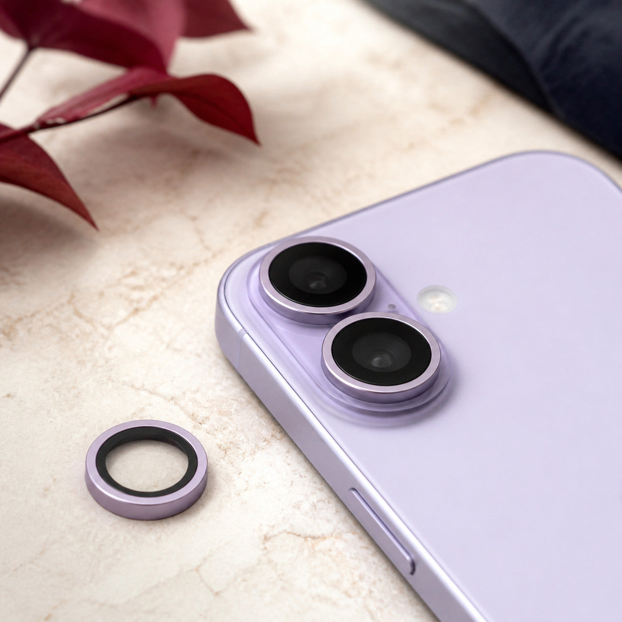 Zore CL-12 iPhone 17 Premium Safir Kamera Lens Koruyucu - Açık Mor - Lifestyle kullanım görseli